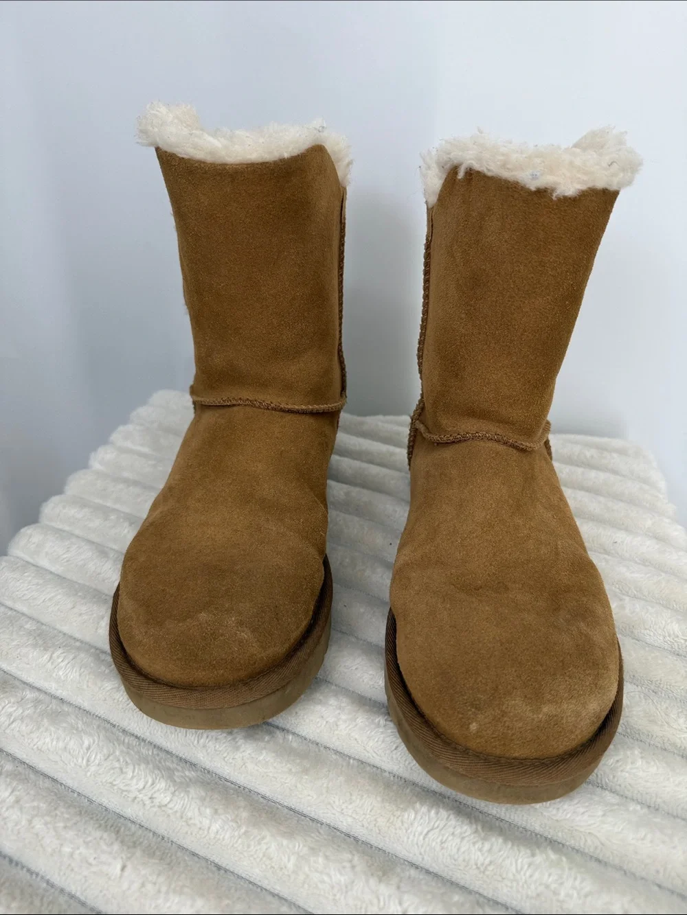 UGG good please